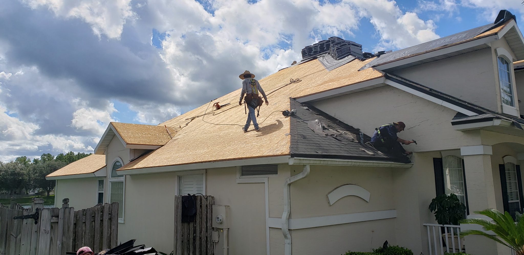 Roof repairs or replacement in Jacksonville FL